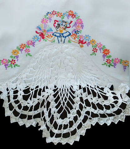 *GORGEOUS VINTAGE SOUTHERN BELLE COLONIAL LADY CROCHETED & EMBROIDERED BY HAND LACE SKIRT  PILLOW CASE - 1 PAIR
