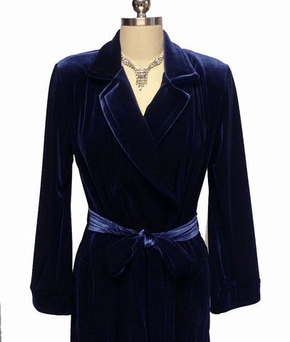 NEW - DIAMOND TEA LUXURIOUS WRAP-STYLE VELVET VELOUR ROBE IN COBALT- SIZE SMALL - ONLY 1 IN STOCK - WOULD MAKE A WONDERFUL GIFT!