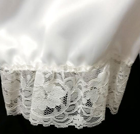 VINTAGE BRIDAL TROUSSEAU DONNA RICHARD LUSCIOUS SATIN, LACE AND APPLIQUES PEIGNOIR IN VICTORIAN LACE