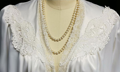 VINTAGE BRIDAL TROUSSEAU DONNA RICHARD LUSCIOUS SATIN, LACE AND APPLIQUES PEIGNOIR IN VICTORIAN LACE