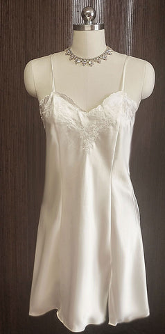 NEW - BEAUTIFUL ERICKA TAYLOR INTIMATES BRIDAL TROUSSEAU GLEAMING SATIN BIAS NIGHTGOWN - NEW WITH TAG