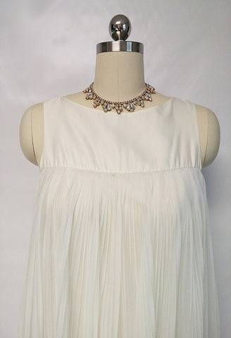 VINTAGE EYE FUL BY "THE FLAUMS" BRIDAL TROUSSEAU PLEATED & SATIN PEIGNOIR & NIGHTGOWN SET IN WINTER MOON