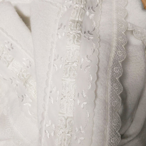 EXQUISITE VINTAGE FANCY LACE EMBROIDERED GILLIGAN O'MALLEY WASHABLE WHITE SWEATER  - WOULD MAKE A WONDERFUL CHRISTMAS  OR BIRTHDAY GIFT
