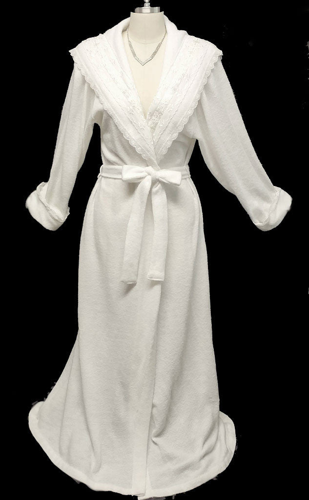 EXQUISITE VINTAGE FANCY LACE EMBROIDERED GILLIGAN O'MALLEY WASHABLE WHITE SWEATER  - WOULD MAKE A WONDERFUL CHRISTMAS  OR BIRTHDAY GIFT
