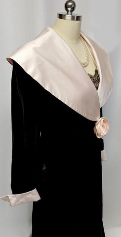 *VINTAGE GEORGETTE TRABOLSI BLACK VELVETY DRESSING GOWN ROBE WITH PINK SATIN FABRIC ROSE & MATCHING NIGHTGOWN SET