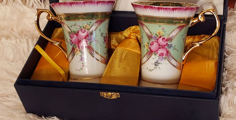 NEW OLD STOCK NEVER USED GORGEOUS FLORAL AND GOLD HOT CHOCOLATE COFFEE CUPS JAPAN IN PRESENTATION BOX