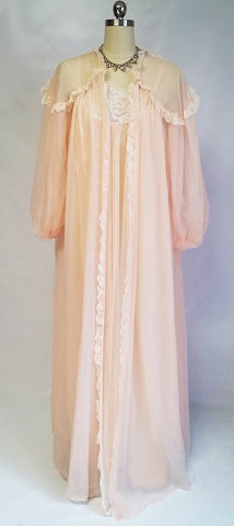 EXQUISITE VINTAGE FLUFFY INTIME LACE DOUBLE NYLON PEIGNOIR & NIGHTGOWN IN VENETIAN PEACH