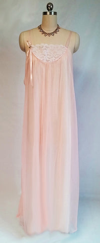 EXQUISITE VINTAGE FLUFFY INTIME LACE DOUBLE NYLON PEIGNOIR & NIGHTGOWN IN VENETIAN PEACH
