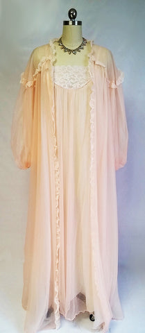 EXQUISITE VINTAGE FLUFFY INTIME LACE DOUBLE NYLON PEIGNOIR & NIGHTGOWN IN VENETIAN PEACH