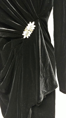 VINTAGE '30s / '40s LOOK GLAMOROUS EFFREY & DARA EVENINGS DESIGNED BY TOM BARRA WITH RHINESTONE & MOONSTONE LOOK PIN