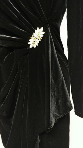 VINTAGE '30s / '40s LOOK GLAMOROUS EFFREY & DARA EVENINGS DESIGNED BY TOM BARRA WITH RHINESTONE & MOONSTONE LOOK PIN