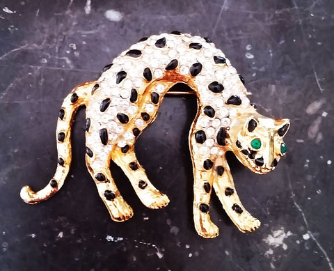 VINTAGE CRYSTAL RHINESTONE & ENAMEL LEOPARD PIN ACCENTED WITH GREEN EYES