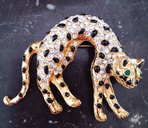 VINTAGE CRYSTAL RHINESTONE & ENAMEL LEOPARD PIN ACCENTED WITH GREEN EYES