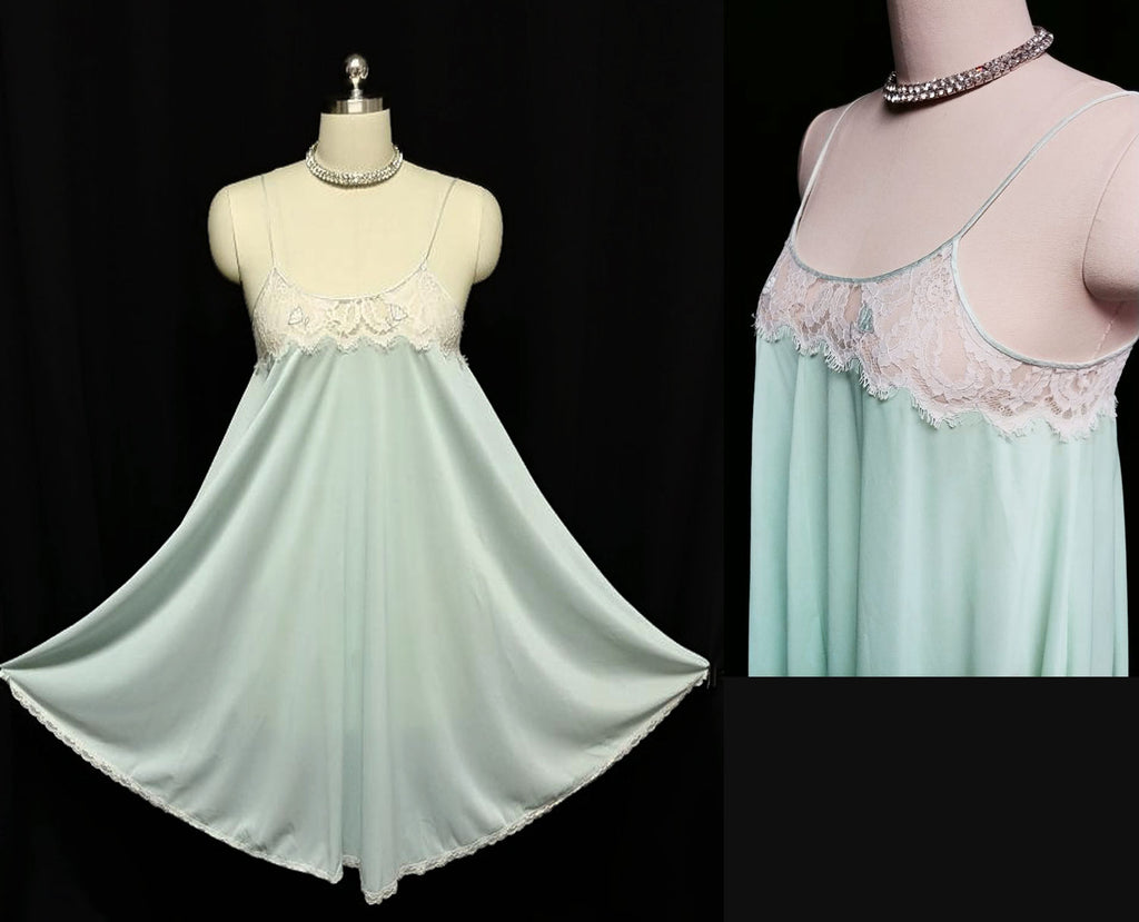 VINTAGE LUCIE ANN EYELASH LACE GRAND SWEEP NIGHTGOWN IN AQUA WITH SATIN TULIP APPLIQUES
