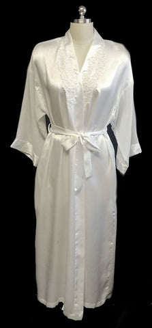 VINTAGE BRIDAL TROUSSEAU MAIDENFORM LUSCIOUS SATIN PEARLS, SEQUINS & LACE APPLIQUES PEIGNOIR IN WINTER FROST
