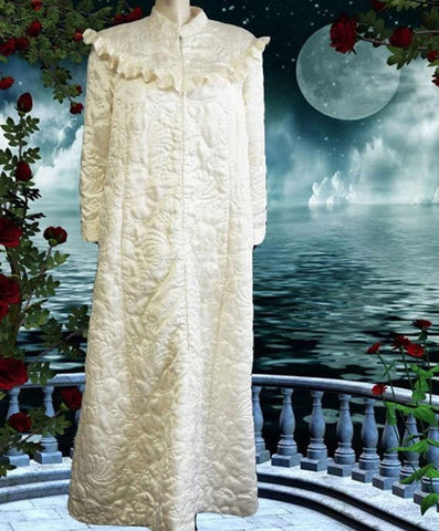 VINTAGE NEIMAN MARCUS VERY FEMININE SATINY RUFFLED QUILTED ROBE MADE IN HONG KONG IN CREAM SODA