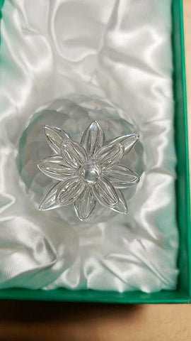 OLEG CASSINI SPARKING CRYSTAL FACETED PINEAPPLE PAPERWEIGHT - (1 PAPERWEIGHT)
