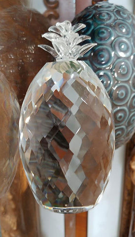 OLEG CASSINI SPARKING CRYSTAL FACETED PINEAPPLE PAPERWEIGHT - (1 PAPERWEIGHT)