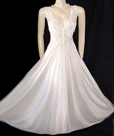VINTAGE OLGA-LOOK ADONNA BRIDAL NIGHTGOWN RARE SIZE 3X - EXTRA EXTRA EXTRA LARGE – X X X LARGE - LACE SPANDEX IN ICE CRYSTALS GRAND SWEEP