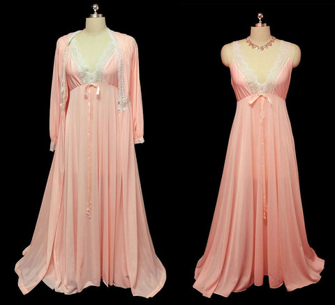 VINTAGE OLGA HOLLYWOOD STYLE PEIGNOIR & NIGHTGOWN SET IN PEACHES 'N DREAMS