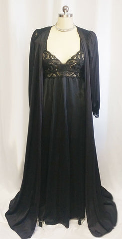 VINTAGE OLGA SPANDEX LACE PEIGNOIR & NIGHTGOWN IN BLACKBERRY