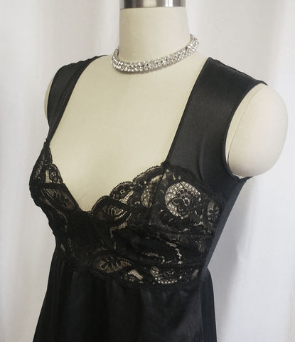 VINTAGE OLGA SPANDEX LACE PEIGNOIR & NIGHTGOWN IN BLACKBERRY