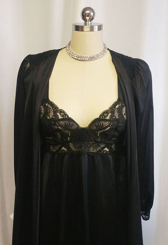 VINTAGE OLGA SPANDEX LACE PEIGNOIR & NIGHTGOWN IN BLACKBERRY