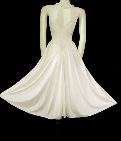 VINTAGE OLGA BRIDAL ALL LACE BODICE SPANDEX NIGHTGOWN WITH SHEER BACK IN OYSTER - SIZE MEDIUM