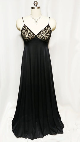 VINTAGE OLGA RARE STYLE GRAND SWEEP BLACK LACE NIGHTGOWN IN RAVEN