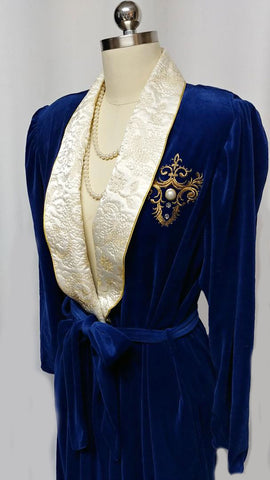 *NEW OLD STOCK - VINTAGE KATHLEEN USHERWOOD FOR PERIPHERY IN SAPPHIRE VELVETY VELOUR ROBE WITH CREAM & GOLD EMBROIDERED LAPELS WITH RHINESTONE & PEARL CREST - GORGEOUS! - PERFECT FOR A GIFT FOR CHRISTMAS OR A BIRTHDAY