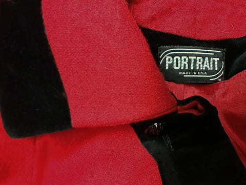 VINTAGE PORTRAIT RED WOOL & BLACK VELVETY SWING CLUTCH COAT MADE IN THE U.S.A.