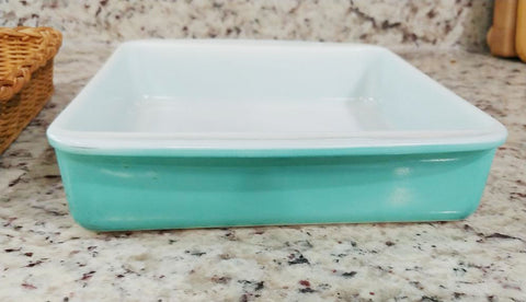 VINTAGE PYREX AQUA OVENWARE BAKING DISH  /  CASSEROLE DISH WITH RATTAN SERVING CARRIER