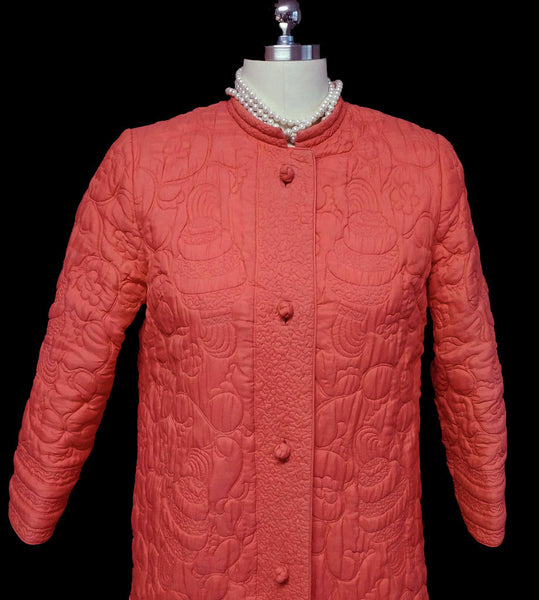 *VINTAGE MADE IN HONG KONG QUILTED ROBE ADORNED WITH BLOSSOMS & SWIRLS