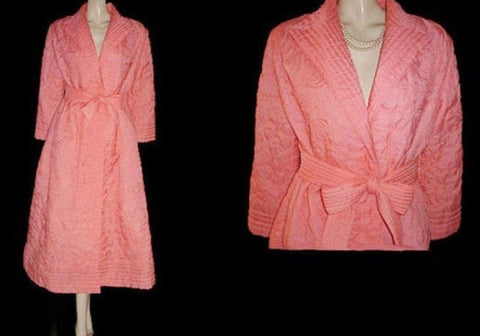 *BEAUTIFUL LUXURIOUS VINTAGE '60s SILKY QUILTED ROBE MADE IN HONG KONG IN SIERRA SUNSET