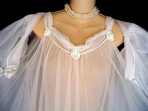 SOLD - GORGEOUS VINTAGE ROVEL OF CALIFORNIA BRIDAL TROUSSEAU NIGHTGOWN & PEIGNOIR ADORNED WITH ROSES IN BRIDAL WHITE