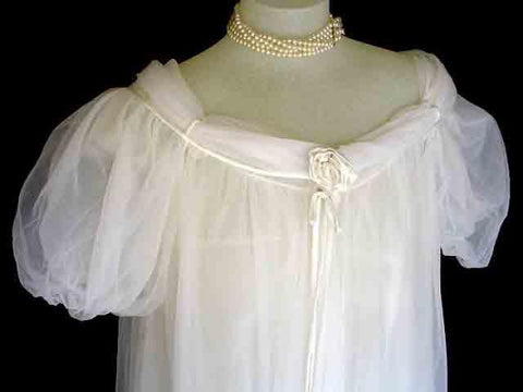 SOLD - GORGEOUS VINTAGE ROVEL OF CALIFORNIA BRIDAL TROUSSEAU NIGHTGOWN & PEIGNOIR ADORNED WITH ROSES IN BRIDAL WHITE