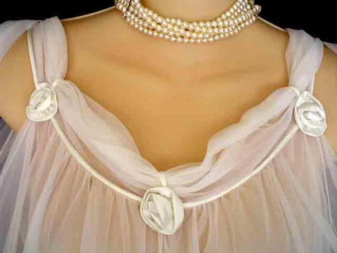 SOLD - GORGEOUS VINTAGE ROVEL OF CALIFORNIA BRIDAL TROUSSEAU NIGHTGOWN & PEIGNOIR ADORNED WITH ROSES IN BRIDAL WHITE
