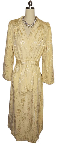 VINTAGE 1940S / 1950S ROYAL MAID JACQUARD BROCADE QUILTED DRESSING GOWN/ROBE IN GOLD DUST