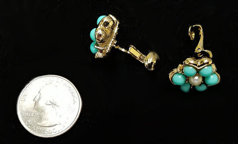 VINTAGE SARA COVENTRY FAUX TURQUOISE & PEARL CLIP ON EARRINGS