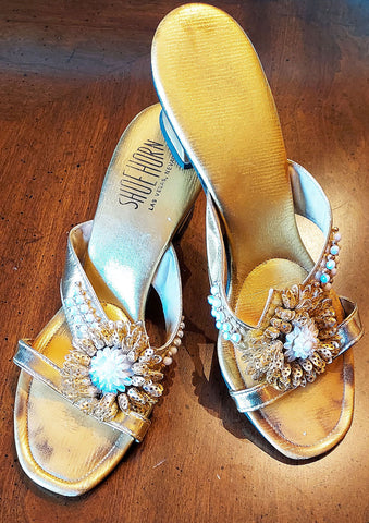 *  VINTAGE SHOE HORN LAS VEGAS GOLD MULES W BEADING & DECORATION SLIP ONS RESORT HIGH HEEL SANDALS