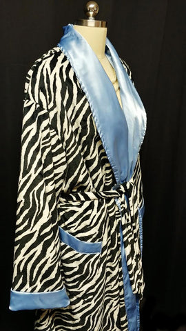 GORGEOUS SWANKIE BLANKIE ZEBRA & BLUE SATIN ROBE - SIZE LARGE
