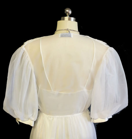VINTAGE BRIDAL WEDDING NIGHT VAL MODE PEIGNOIR & NIGHTGOWN SET ADORNED WITH LACE APPLIQUES - NEW WITH TAG