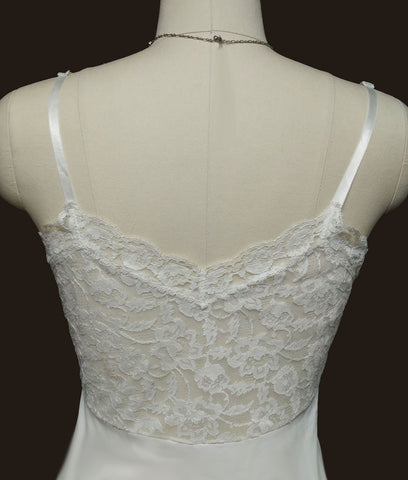 VINTAGE '60s VAN RAALTE DRIPPING WITH LACE AND APPLIQUES