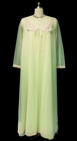 *VINTAGE VANITY FAIR DOUBLE NYLON PEIGNOIR & NIGHTGOWN SET WITH ECRU LACE IN KEY LIME COOKIE