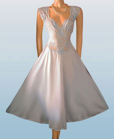 RARE OLGA  ALL-LACE SPANDEX BODICE NIGHTGOWN IN CHERUB BLUE - SIZE LARGE