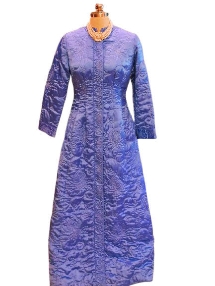 RARE 1960S B. ALTMAN & CO. HYACINTH PERIWINKLE QUILTED SATINY ROBE | MADE IN HONG KONG | FLORAL VINE DESIGN