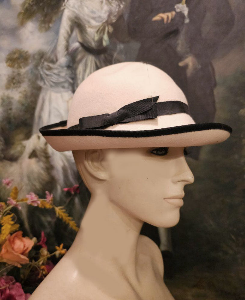 Vintage Bemar New York Ivory Felt and Black Grosgrain Ribbon  display picture 2