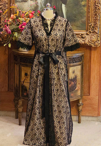 ROBES / PEIGNOIRS / DRESSING GOWNS - SEE NEW DIAMOND TEA ROBES UNDER A Vintage Clothing & Fashions | Midnight Glamour ROBES / PEIGNOIRS / DRESSING GOWNS - SEE NEW DIAMOND TEA ROBES UNDER A Vintage Clothing & Fashions | Midnight Glamour