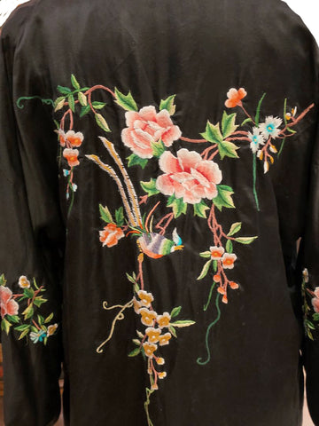 VINTAGE BLACK SILK CHINESE KIMONO ROBE – EXQUISITE EMBROIDERY AND LUXURIOUS SILK