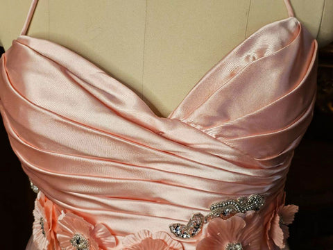 NEW OLD STOCK - GLAMOROUS BLONDIE NITES SATIN SEQUIN ARTIFICIAL FLOWERS PLEATED EVENING GOWN